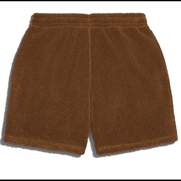 IVY PARK SHERPA TEDDY UNISEX CARGO SHORTS - Picture 8 of 10